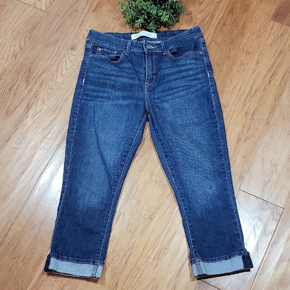 Levis Mid Rise Capri W29